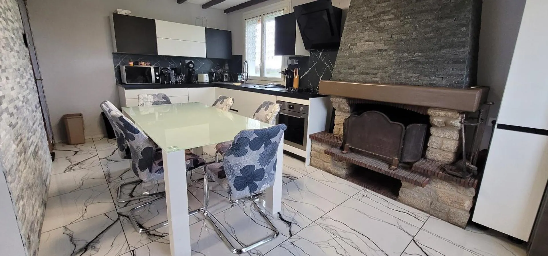 Belle Maison De Vacances Entre Saint-Malo Et Mont-Saint-Michel. Le Clos Fleuri